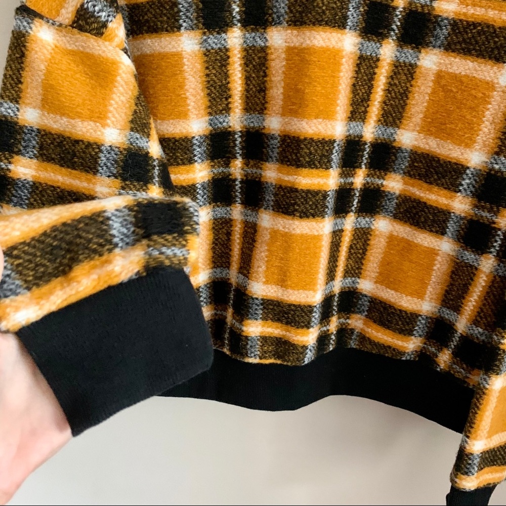 🦋 3 for $20 NWOT Forever 21 Plaid Crew Neck Sweater - Picture 3 of 4